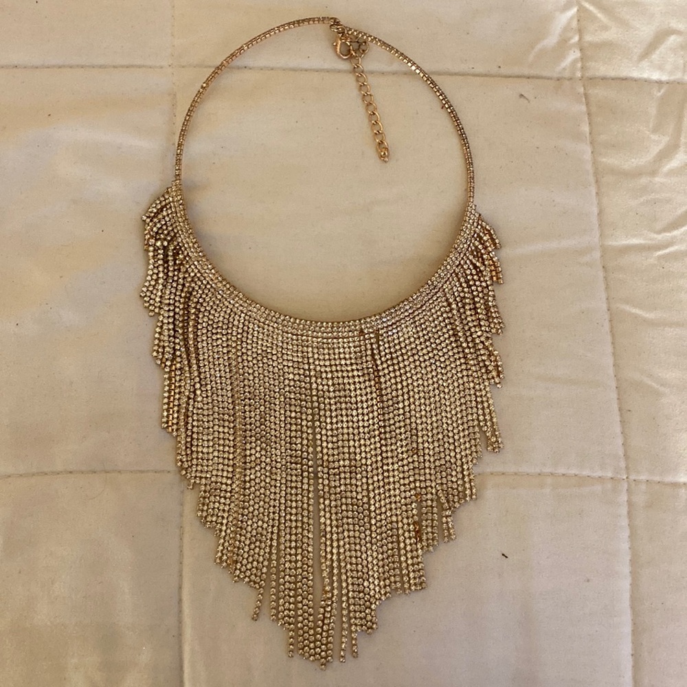 Sparkly necklace